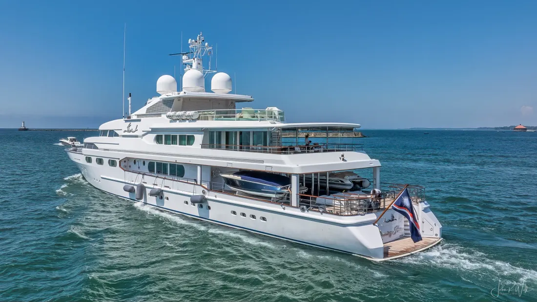 Dancing Hare Yacht
