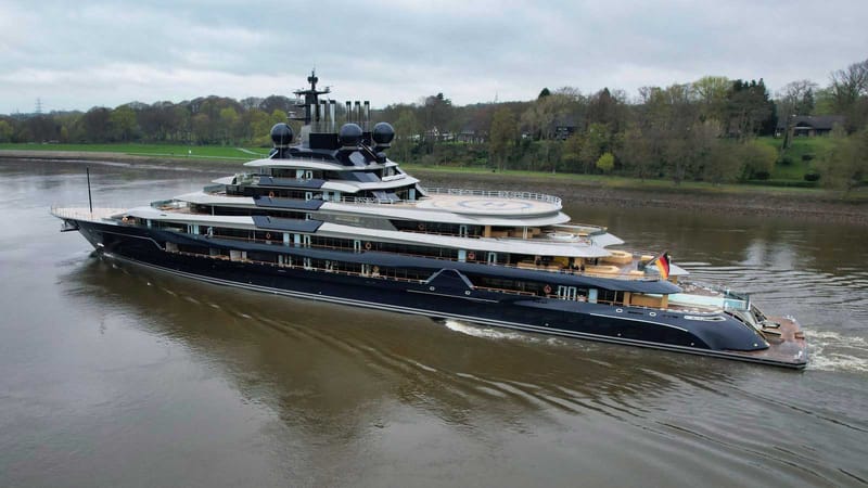 Luminance Yacht