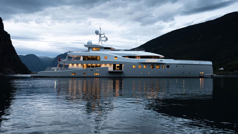 Stardust Yacht